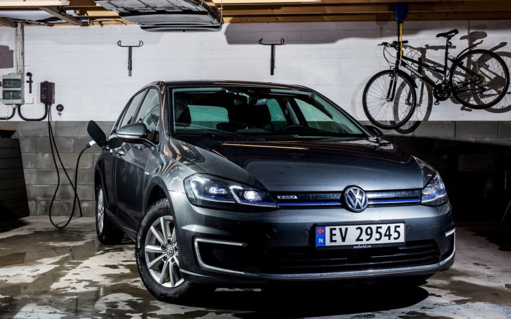 Elbil som lader med juicebox hjemmelader fra PEC